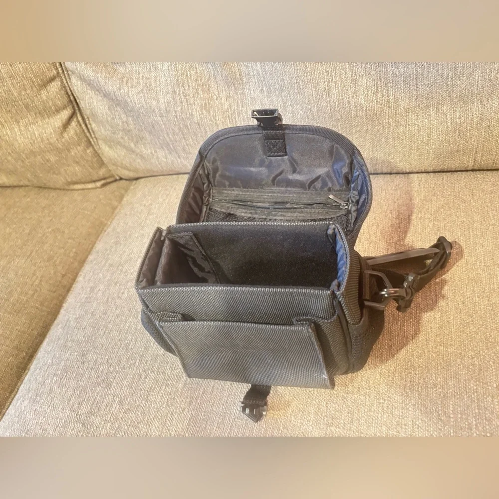 NEW: Sony Handycam Camcorder DCR- DVD505 w/ Carry Case, Battery, Charging Cable